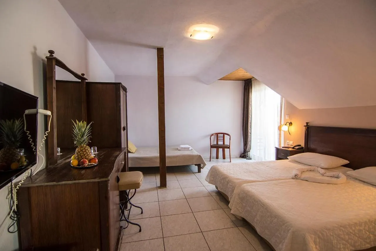 Rihios Hotel Stavros